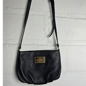 Marc Jacobs New York Crossbody Purse Handbag Black Leather Small Gold Hardware